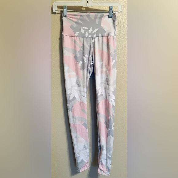 Maaji Women’s Floral Print High Rise 7/8 Leggings Size Small - Picture 2 of 5